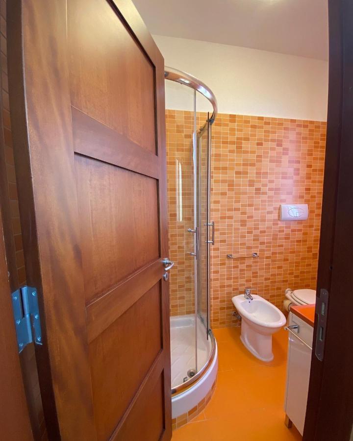 L'Oasi Dell'Eremita Apartment Мондело Екстериор снимка