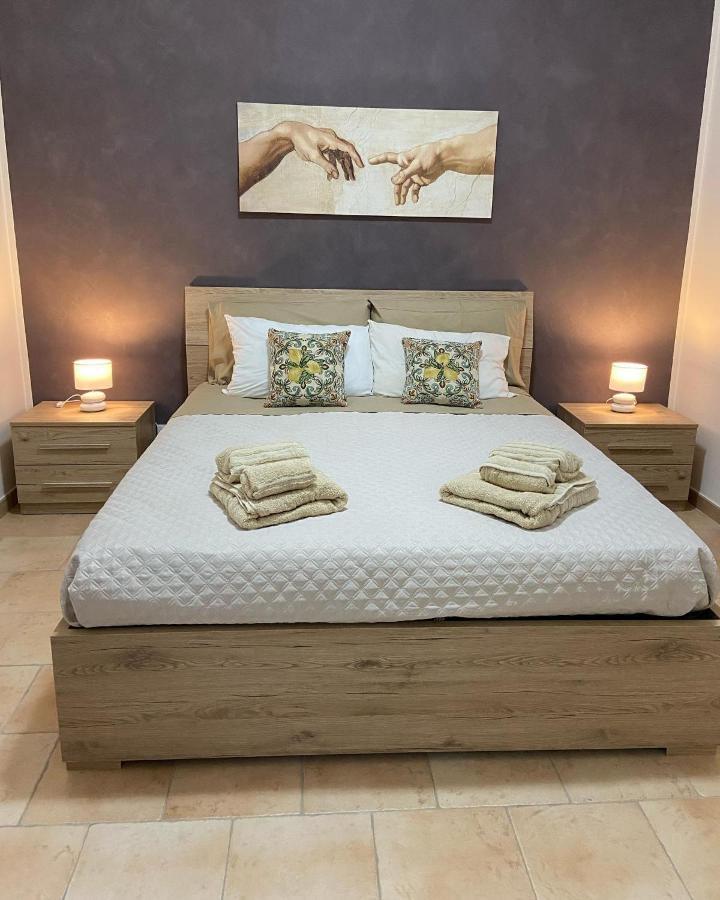 L'Oasi Dell'Eremita Apartment Мондело Екстериор снимка